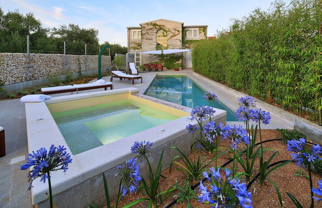 Deluxe Villa in Šibenik near Lake - Photo 1