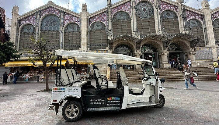 Valencia : Visita el Centro Histórico de Valencia en Tuk Tuk - Foto 1