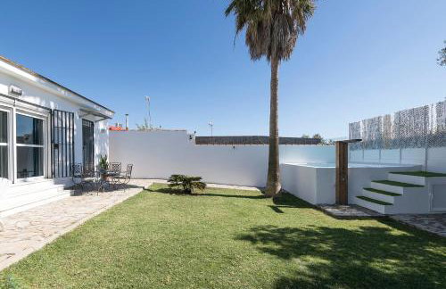 Preciosa Casa con Jardin y Piscina Privada en el Puerto de santaMaria - Photo 55