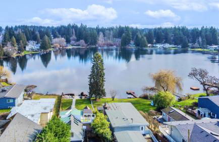 Lakefront cottage with AC - Foto 39