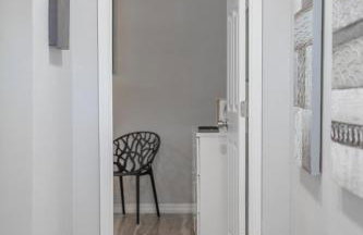 Wood Circle House - Dog Friendly with Fenced in Backyard - Foto 25