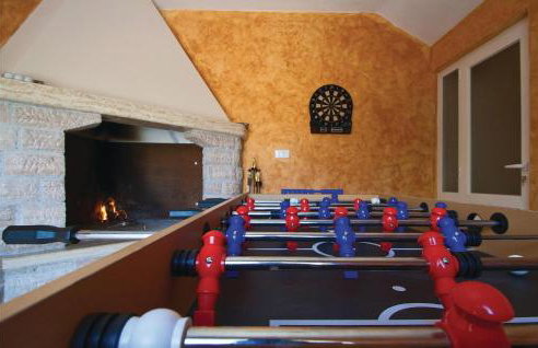 3 Bedroom Beautiful Home In Frkeci - Photo 26