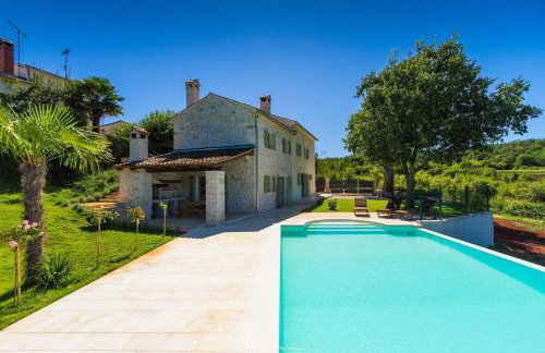 Villa Zvonar near Motovun with large pool and whirlpool - Foto 1