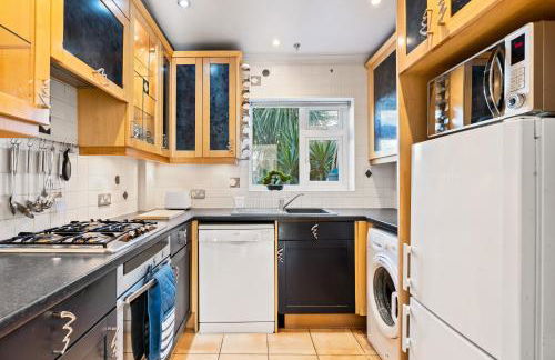 LARGE HOUSE with FREE PARKING - Foto 6