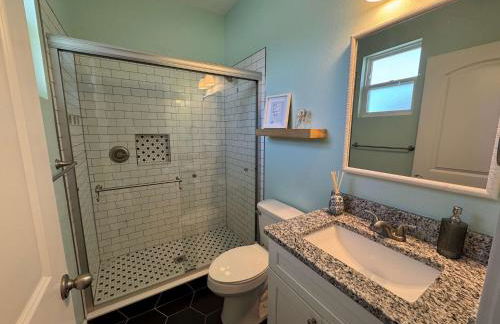 The Orange Blossom Suite Near UF Shands D-town - Photo 28