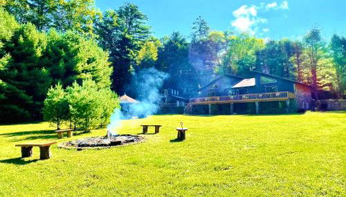 The Stone Mason - Large Modern Home on 5 Acres - 2 Hrs from NYC - Foto 3