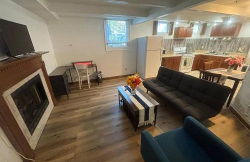 Charming lower-level suite close to ISU & downtown - Foto 2