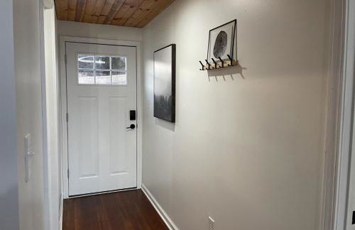 2BR A-Frame Cabin w Hot Tub Near Wine Trail - Foto 35