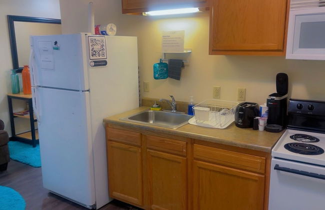 Cozy Downtown Apartment TV Walk Everywhere - Photo 26