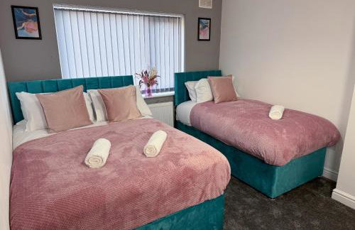 Stoneleigh Retreat 4BR Entire Home - Photo 6