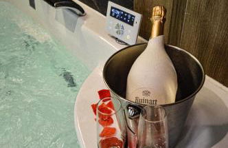 L'Escapade - Love room & spa - Photo 13