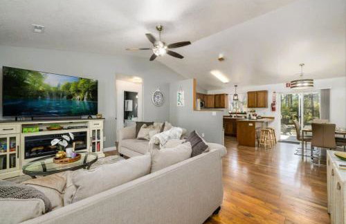 Comfy CDA Family Home with Fire Pit and Huge Yard - Foto 4