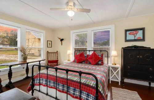 FAMILY RIVER RETREAT! PRIVATE MEDINA RIVER ACCESs! - Foto 47