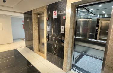 Ap próx ao shopping com garagem, piscina e ar - Foto 48