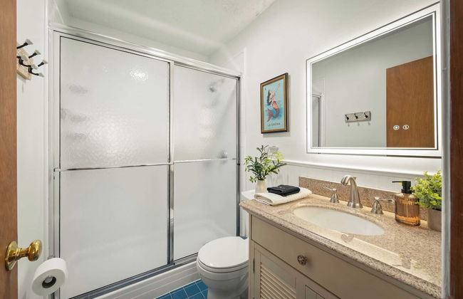 Pirate-themed Lakefront Home w/ Kayaks, Game Room, Views & Hidden Treasure Hunt - Foto 17