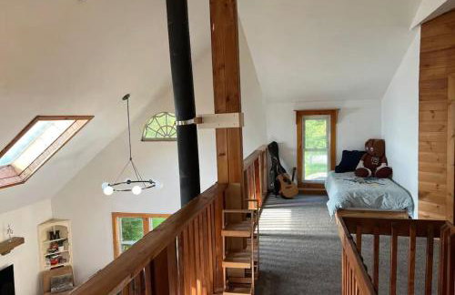 Cheerful 3-bedroom cabin with mountain view - Foto 11