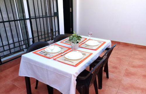 Gran adosado de esquina muy cerca de la playa en la Antilla - Foto 14