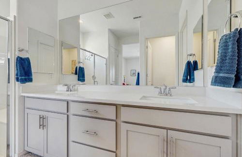 Bright desert oasis with hot tub and grill, shared pool and tennis in 55 plus community - Foto 17