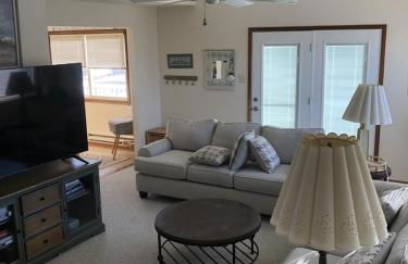 Great Value - Oceanside Raised Ranch Location Is Perfect For Walking To Beach, Restaurants, Pizza, Ice Cream Or Coffee 13419 - Foto 3