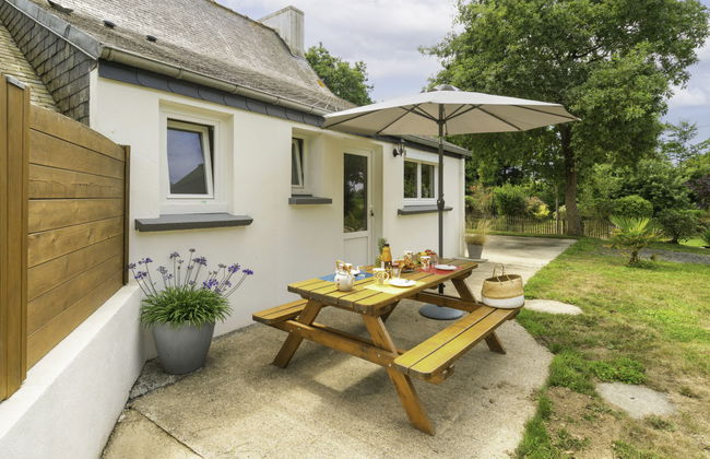 2 bedroom House in Pouldreuzic with garden and terrace - Photo 1