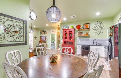 4 Mi to Lazy E Arena Horse Lovers Haven with Grill - Photo 2