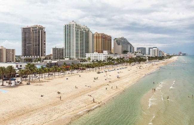 Ft Lauderdale Oceanfront Resort Condo W/ Views! 1 Bedroom Apts by RedAwning - Foto 31