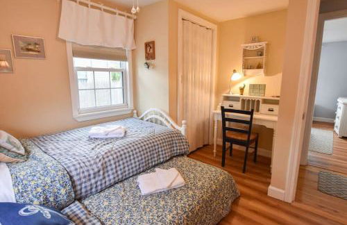 1 2 Mile to Nantucket Sound Beaches - Foto 14