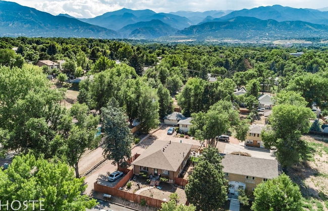 1 Br70's Inspired Comfy Condoclose to Broadmoor - Foto 17