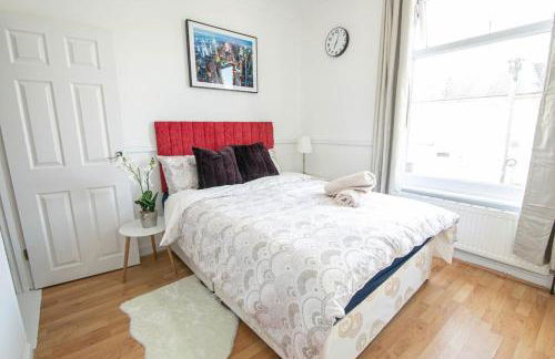 3 bed Modern Home, Vibrant & Stylish, Sleep upto 7 - Foto 18