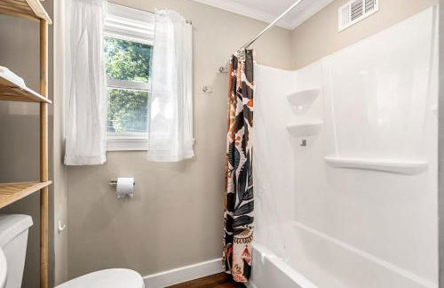 Fenced-in Yard Work From Home Elwyn Park - Foto 19