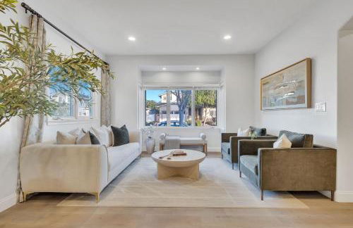 Luxury Retreat with Private Yard close to Beaches and FIFA Sleeps 10 - Foto 22