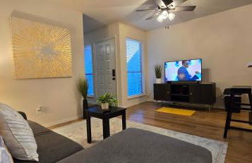 Cozy Updated Cove of Heaven, 5mins to Lake Hefner! - Photo 6