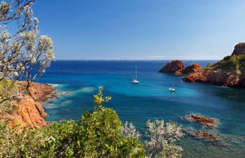 Dans un cadre d'exception, Vue mer panoramique à Agay Côte d'Azur, Village Vacances Cap Esterel, 2 chambres, avec jardin, golf, climatisation, Wifi, 5 piscines - Foto 72