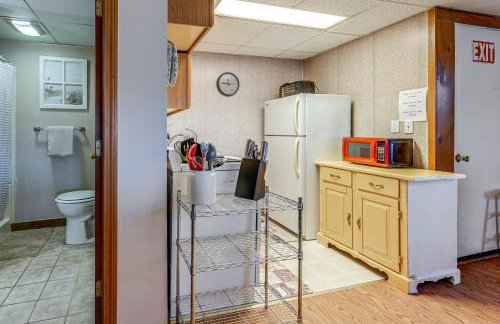 New England Hideaway on Historic 1859 Estate! - Foto 15