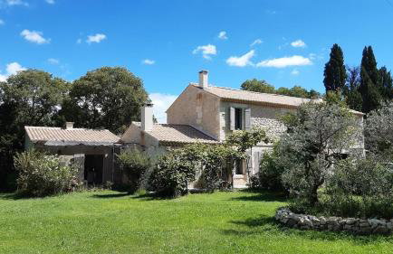 Le Mazet de la pointe dans les Alpilles avec piscine et jardin - Foto 23