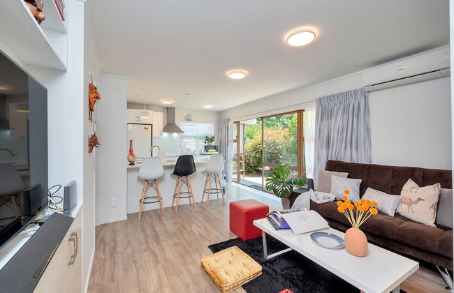 Bright 3 Bedroom near St Lukes Mall 3 - Photo 1