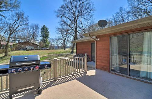 Scenic Riverview Getaway with Screened Porch! - Foto 32