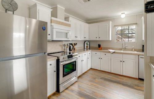 Lake Conroe Bliss Waterfront Home with Boat Ramp - Foto 7