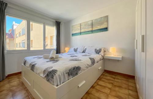 Apartment in Pineda de Mar by the Beach - Photo 2