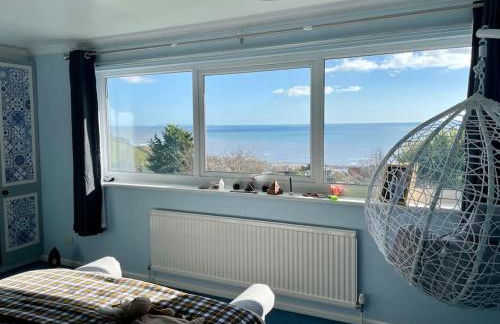 Stunning Charmouth Property with Bay views! - Photo 57