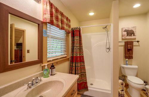 Private Cabin on 2 Acres Hot Tub, 10 Mi to Boone! - Foto 20