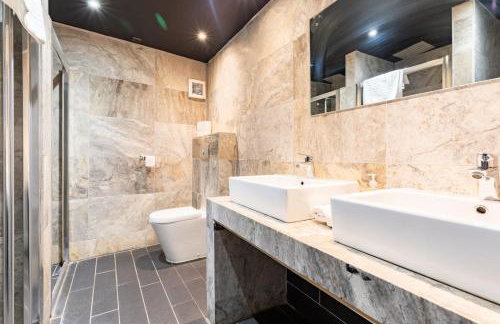 The Gallery on Swan Street - Photo 10