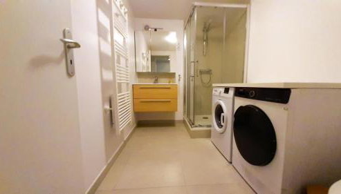 Appartement T2 au Calme - WiFi rapide, Parking & Bureau - Foto 5, Shower