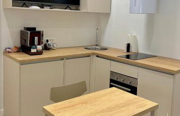 Omis apartment - near beach and town center, ground floor with small garden - Foto 56