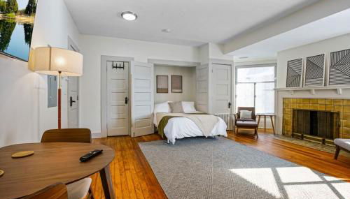 Cozy Victorian Studio Steps from Cleveland Clinic - Foto 4