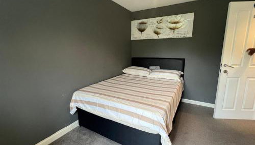 Tuffley 4 bedroom house - Foto 2