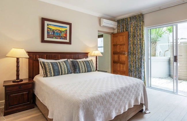 Bantry Beach Luxury Suites - Photo 2