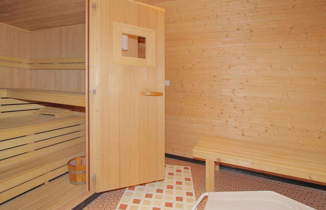 Apartment in Latsch With Indoor Pool & Garden - Foto 8