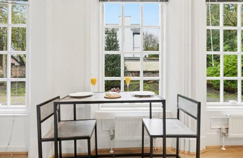 NEW Apartment with Pool Table and Parking Sleeps 7 - Foto 19