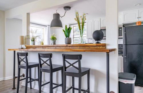 Jungle House Columbus Short North Downtown Free Parking - Steps to Convention Center & Nationwide Arena - 1BR Luxury Home - Sleeps 6 - Over 5,800 Five Star Stays - Foto 86